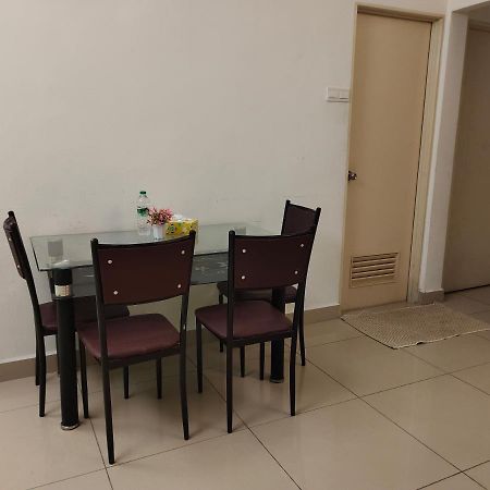 2 Rooms Homestay Deviana Wakaf Che Yeh Kota Bharu Bagian luar foto