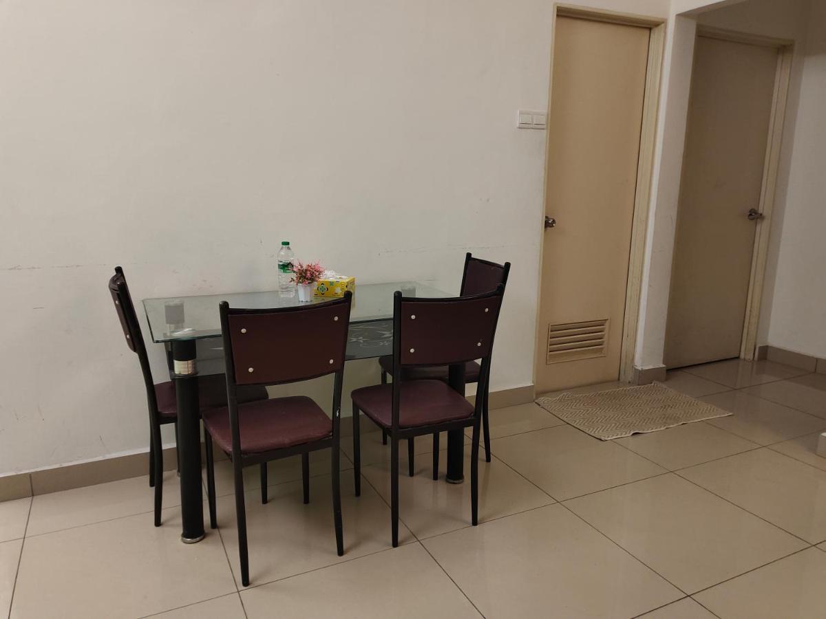 2 Rooms Homestay Deviana Wakaf Che Yeh Kota Bharu Bagian luar foto