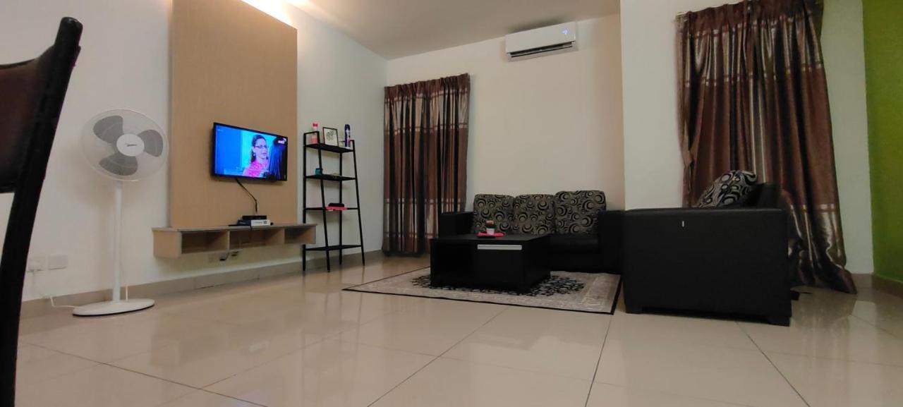 2 Rooms Homestay Deviana Wakaf Che Yeh Kota Bharu Bagian luar foto